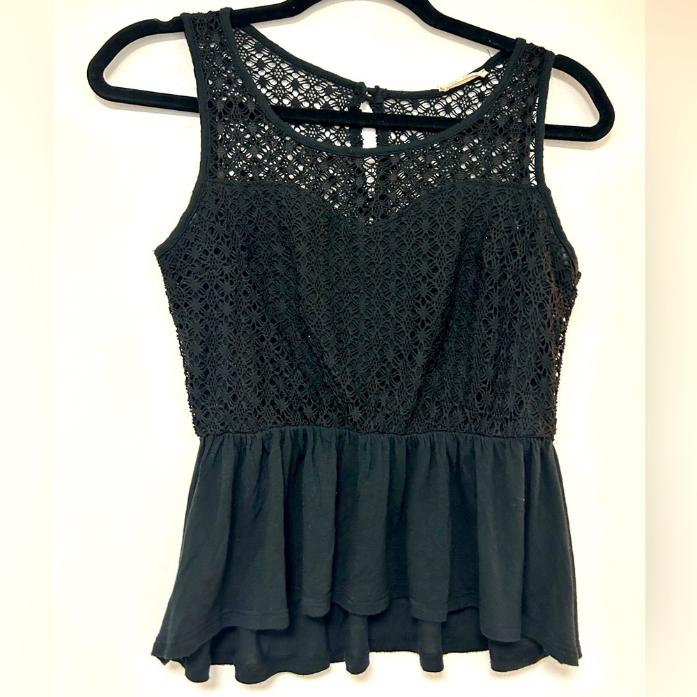 Black peplum tank top, slightly cropped, Uno Core size small
